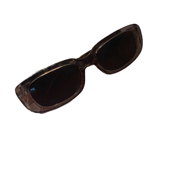 Stylish Grey Sunglasses - Picture 2 of 2